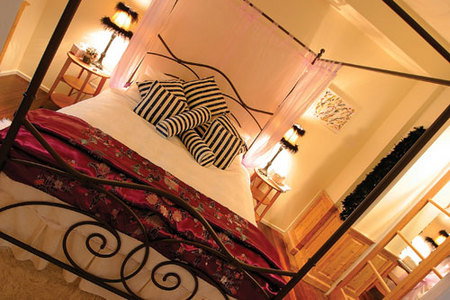 Azidene House - Tourism Noosa 3