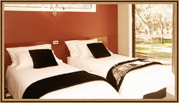 Deeluxe Riverspa Apartments - Tourism Noosa 2