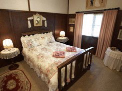 Fernleigh Cottages & Country Barn - Tourism Noosa 0