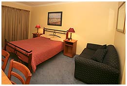Atwood Motor Inn - Tourism Noosa 2