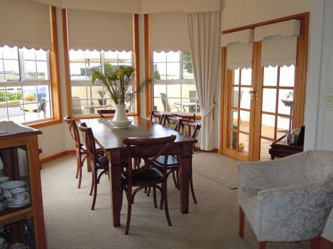 Killara Accommodation - Tourism Noosa 2