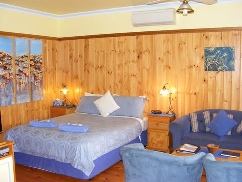 Belfast Cottages - Tourism Noosa 6