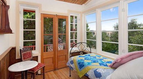 Annesley House - Tourism Noosa 5