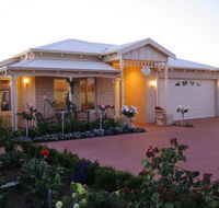 Sussex on Willis Cove Bed and Breakfast - Tourism Noosa