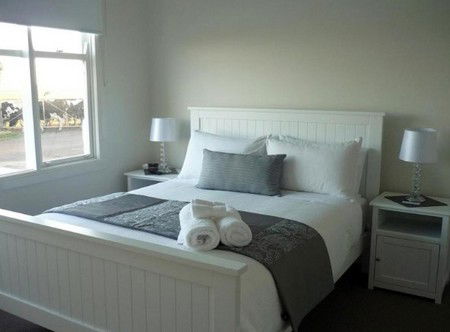 Calgary House & Cottage Accommodation - Tourism Noosa 1