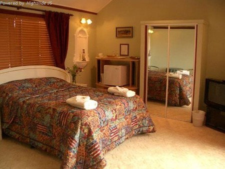 Ainslie Manor BandB - Tourism Noosa 4