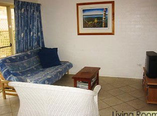 Fiesta Palms - Tourism Noosa 0