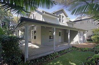 Ayesha's Luxury Beach House - Tourism Noosa 5