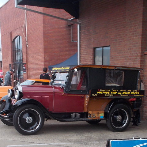 Vintage Fun Hire Cars - Tourism Noosa 0