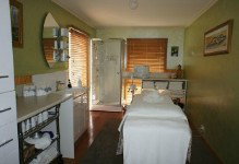 Venus Bay Getaways Day Spa & Accommodation - Tourism Noosa 2
