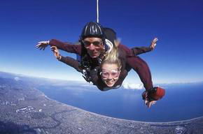 Adelaide Tandem Skydiving - Tourism Noosa 1