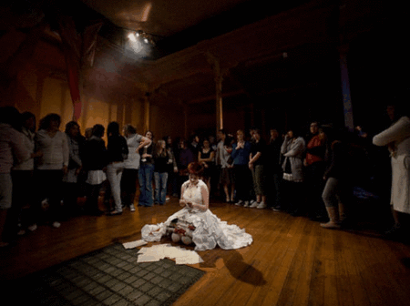 Zen Zen Zo Physical Theatre - Tourism Noosa 2