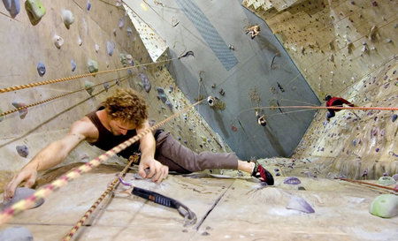 Cliffhanger Climbing Gym - Tourism Noosa 2