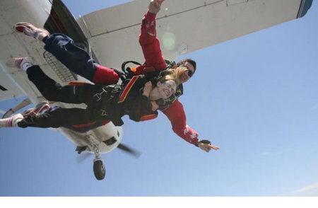 Commando Skydivers - Tourism Noosa 5