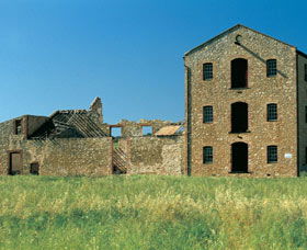 Clinchs Mill - Tourism Noosa 0