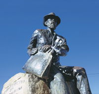 Paddy Hannans Statue - Tourism Noosa