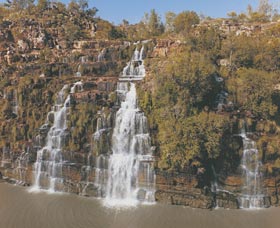 King Cascade - Tourism Noosa 0