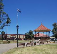 Gladstone Square - Tourism Noosa