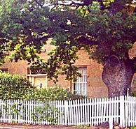 Oak Lodge - Tourism Noosa
