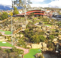 Putters Adventure Golf - Tourism Noosa