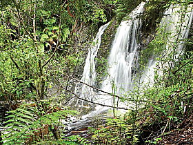 Hogarth Falls - Tourism Noosa 0