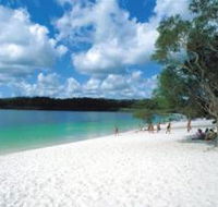 Lake McKenzie - Tourism Noosa