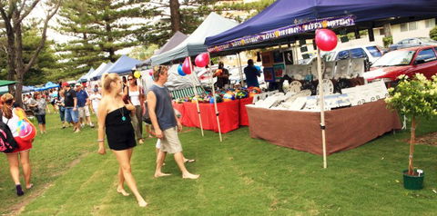 Broadbeach Beachfront Markets - Tourism Noosa 6