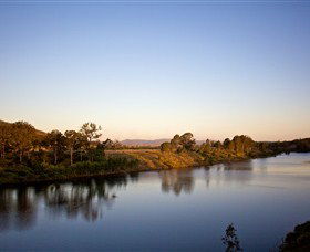Lake Wivenhoe - Tourism Noosa 0