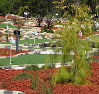18 Hole Mini Golf - Club Husky - Tourism Noosa