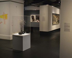 The Gallery At Bayside Arts And Cultural Centre - Tourism Noosa 3