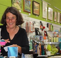 Artists on Parade Art Gallery - Tourism Noosa