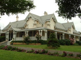 Harrow Gardens - Tourism Noosa 0