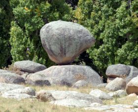 Balancing Rock - Tourism Noosa 0
