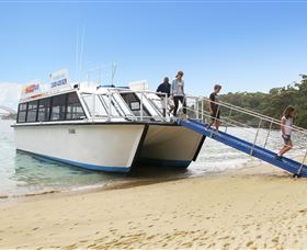 H2O Maxi Taxis - Tourism Noosa 1