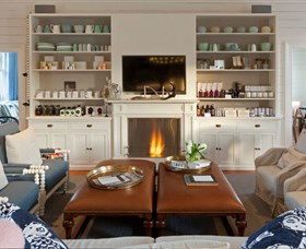 East Coast Lounge - Tourism Noosa 1