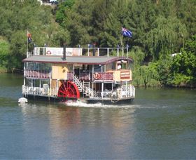 Hawkesbury Paddlewheeler - Tourism Noosa 0