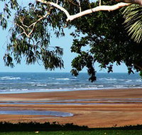 Beachfront Hotel - Tourism Noosa