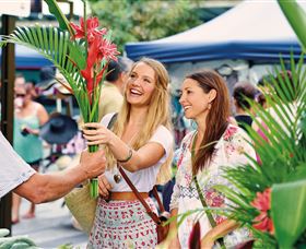 Flinders Street Shopping - Tourism Noosa 0
