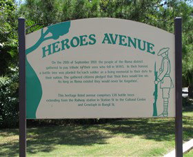War Memorial And Heroes Avenue, Roma - Tourism Noosa 2