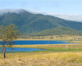 Lake Elphinstone - Tourism Noosa 0