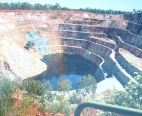 Peak Hill Open Cut Experience - Tourism Noosa 0