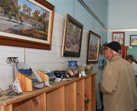 Peak Hill Art Gallery - Tourism Noosa 1