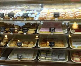 Strathy Hot Bread - Tourism Noosa 3