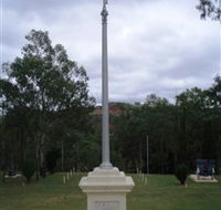 The Coronation Lamp Memorial - Tourism Noosa