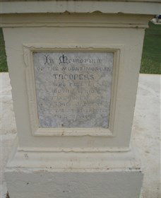 The Coronation Lamp Memorial - Tourism Noosa 2