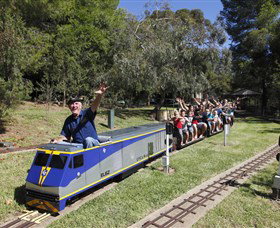 Willans Hill Miniature Railway - Tourism Noosa 0