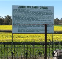 John McLeans Memorial - Tourism Noosa