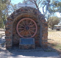 Jindera Pioneer Cairn - Tourism Noosa