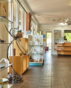 GIGS - Gateway Island Gallery And Studios - Tourism Noosa 0