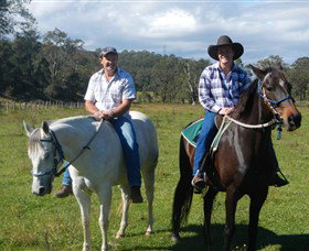 Chapman Valley Horse Riding - Tourism Noosa 3